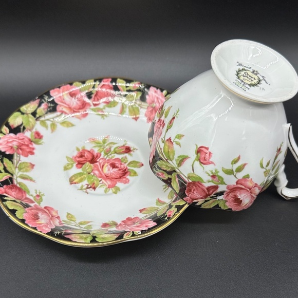Queen Anne Black Magic Tea Cup Saucer Set Bone China England - Picture 4 of 5